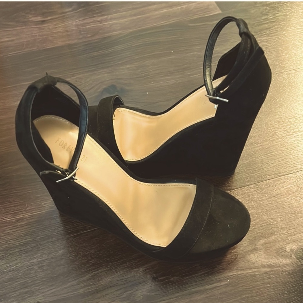 Black felt wedges size 6